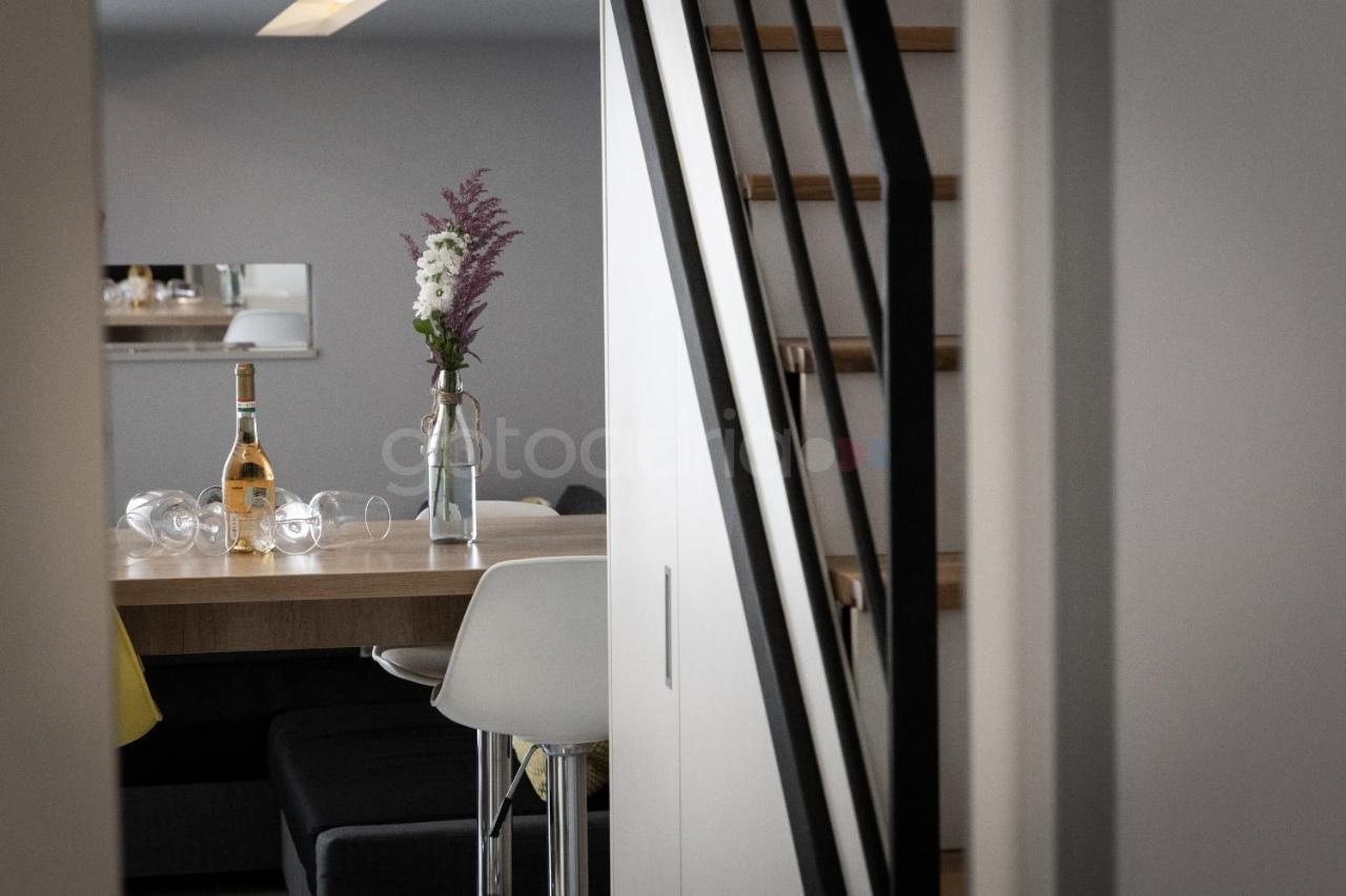 Modern Duplex Studio Tommy 马卡尔斯卡 外观 照片